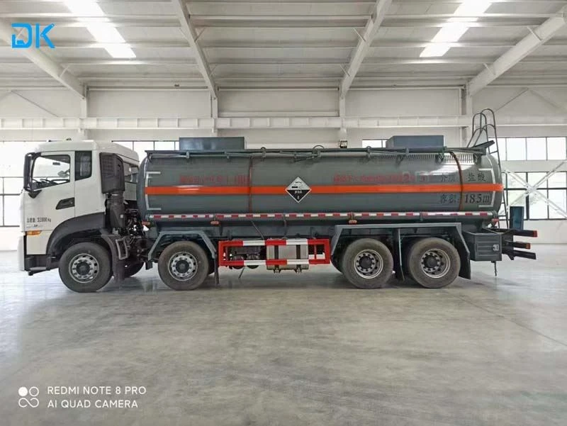 Dongfeng dangerous goods transport truck 3
