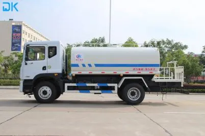 Lori tangki air CLW